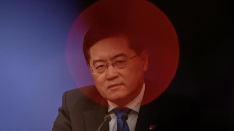 Cina, il mistero di Qin Gang: il ministro degli Esteri, scomparso da un mese, rimosso dall’incarico