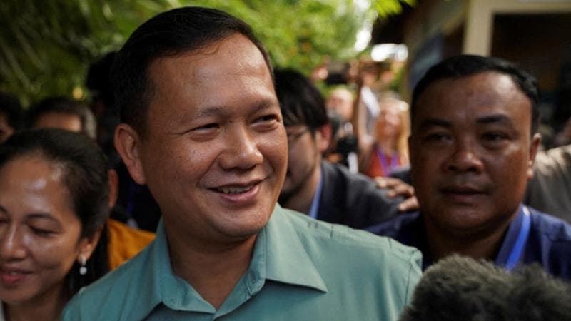 Cambogia, dopo 38 anni al potere Hu Sen lascia la carica al figlio: “Manet diventerà primo ministro entro il 22 agosto”