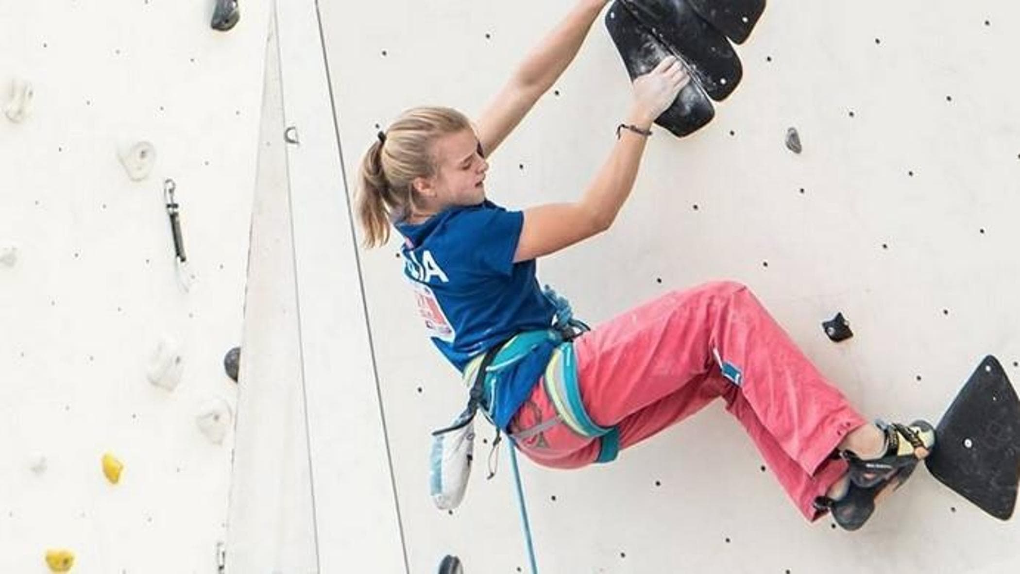 Elisabeth Lardschneider Climber Gardenese Morta Sull Himalaya La 