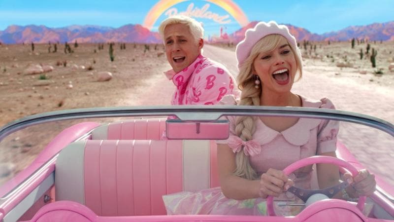 “Il film Barbie è un inno a fare figli”. La provocazione di Boris Johnson, che cita Mussolini