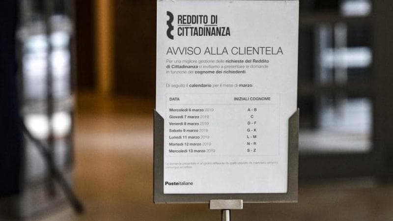 Reddito di cittadinanza, la rabbia degli esclusi: “È una bomba sociale”