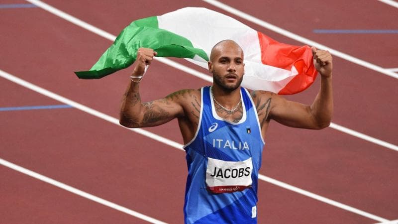 Marcell Jacobs dopo il trionfo nei 100 alle Olimpiadi di Tokyo
