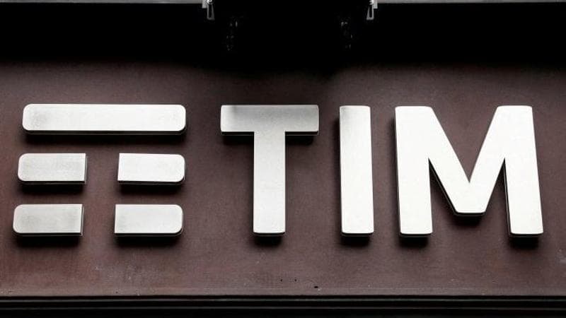 Tim, scattano i rincari automatici legati all’inflazione. I consumatori: “Decisione contro le indicazioni Agcom”