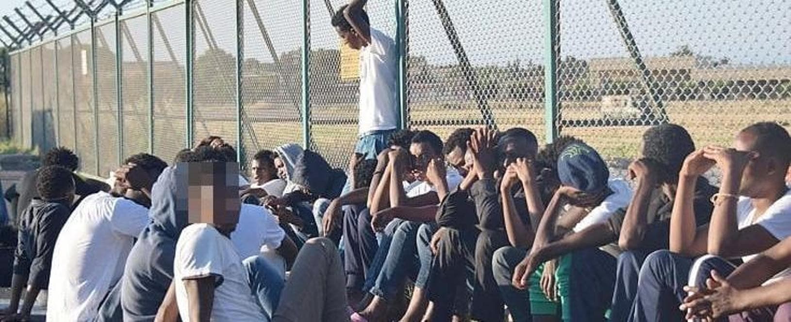 Record di richiedenti asilo in accoglienza: 130.000, mai così tanti dal 2018. A centinaia allontanati dai centri per far posto ai nuovi arrivati
