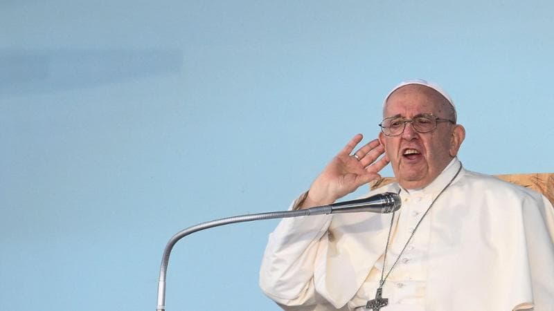 Il Papa ai giovani: “Siate inquieti, è l’antidoto al narcisismo”. E chiede: “Ascoltate le sofferenze del pianeta”