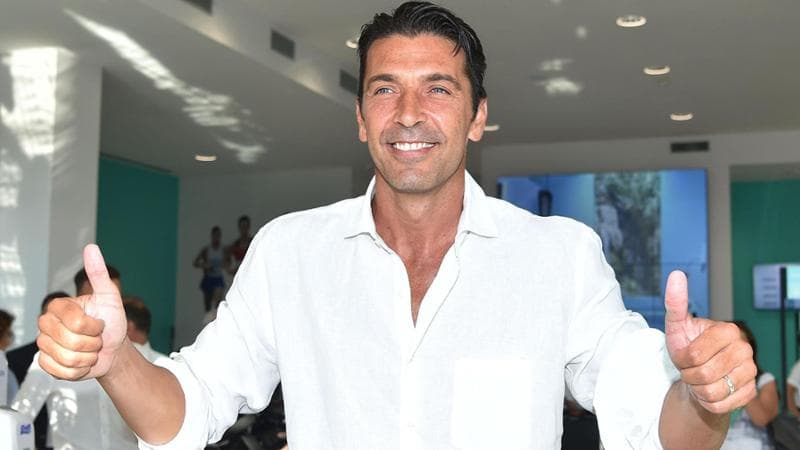 Buffon e la prima estate tra spiaggia, gazebo e tv: “Almeno ho deciso io di smettere”