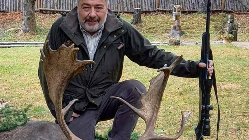 L'eurodeputato di Fratelli d'Italia Francesco Fiocchi, produttore di proiettili e cacciatore
