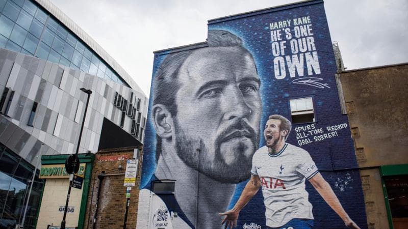 Un murale a Londra dedicato a Harry Kane, che ha appena lasciato il Tottenham per andare al Bayern
