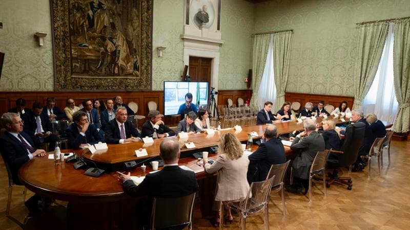 Le opposizioni al tavolo di Palazzo Chigi
