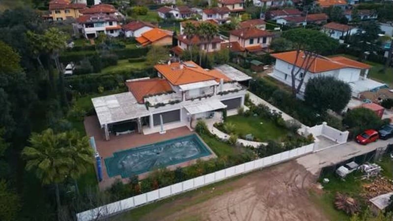 La villa attribuita a Prigozhin a Forte dei Marmi
