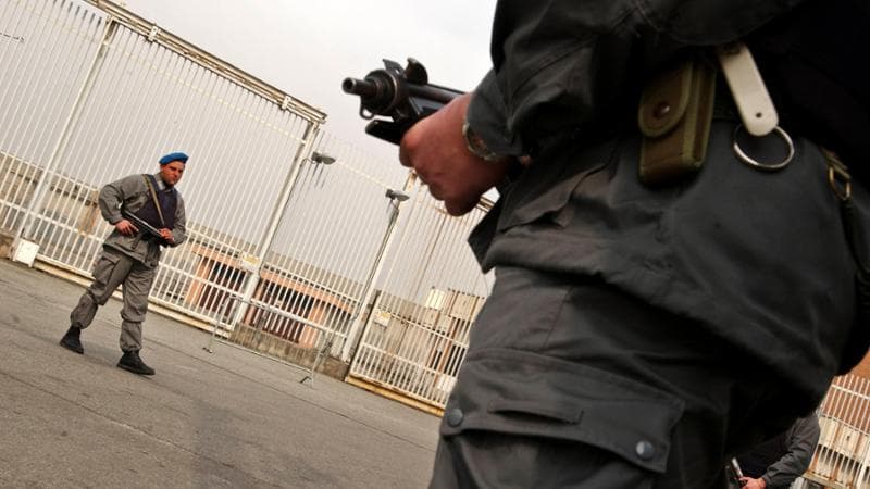 Il piano a ostacoli per le carceri light: “Le ex caserme sono destinate ad altro”