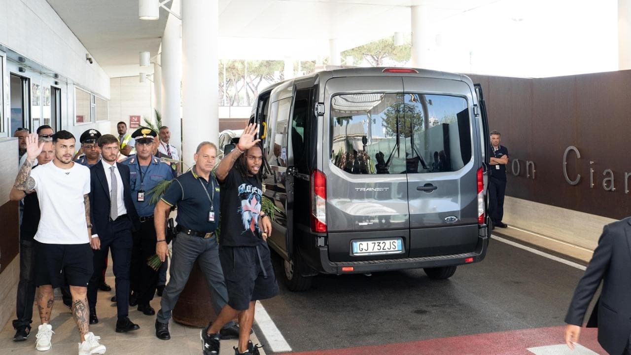 Paredes e Sanchez all'arrivo a Roma
