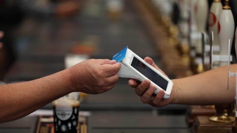Contanti, bancomat o carta di credito? Come gestire al meglio i pagamenti all’estero