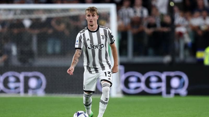 Nicol&ograve; Rovella con la maglia della Juve
