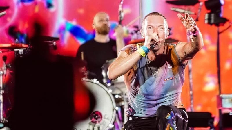 Coldplay, l’ex manager fa causa alla band inglese