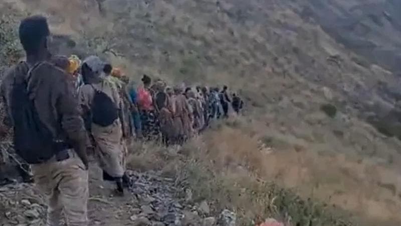 Un video diffuso su&nbsp;TikTok mostra un gruppo di migranti diretti in Arabia Saudita (Human Rights Watch)
