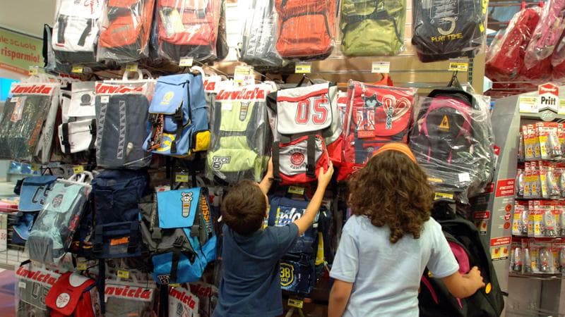 Scuola, rincari su libri e corredo: fino a 1300 euro per un figlio al primo liceo