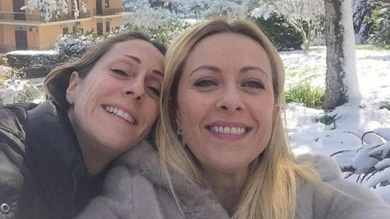 Un affare di famiglia: le chiavi di FdI ad Arianna Meloni. Ma è lite nel partito