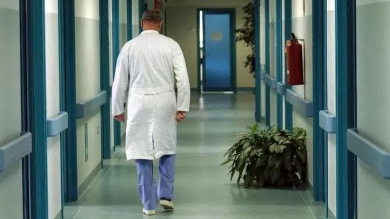 Giappone, giovane medico si suicida per il troppo lavoro. E il Paese deve fare i conti con la sua cultura
