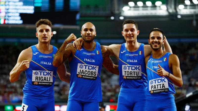 Roberto Rigali, Lamont Marcell Jacobs, Filippo Tortu e Lorenzo Patta dopo la semifinale di Budapest
