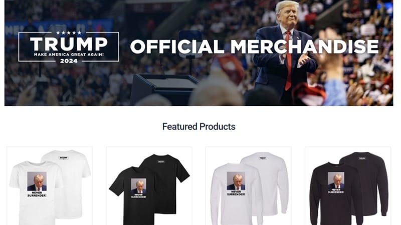 Trump pubblica la foto segnaletica e si difende: “Non mi arrendo, non ho fatto nulla”