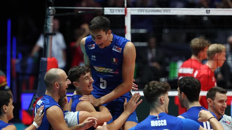 Gli azzurri festeggiano Bovolenta (tra Galassi e Michieletto)
