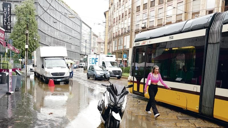 Previsioni meteo, dopo i nubifragi arriva il crollo termico. Dal weekend torna l’estate