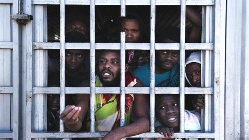 Libia, rimpatri volontari: oltre 160 migranti sono stati rimandati in Nigeria, ma di “volontario” c’è stato ben poco, fuggono solo dall’inferno dei centri di detenzione