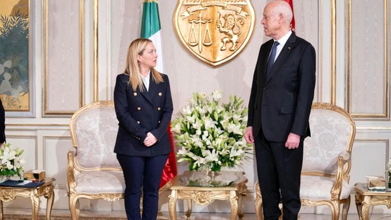 Meloni sente Saied: “Più sforzi contro migrazione illegale”