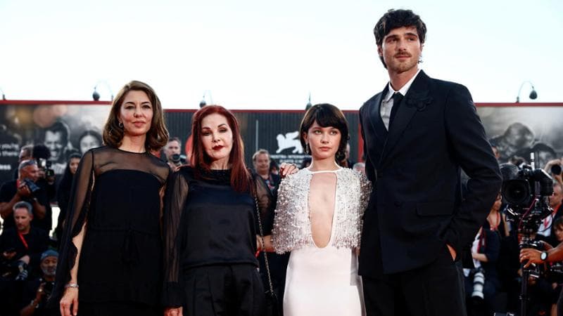 Red carpet Venezia, le pagelle dei look. C’è Bella Thorne con il nuovo fidanzato