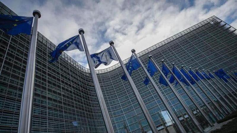 Un’altra tegola sui conti. Bruxelles taglierà le stime della crescita Ue. Tremano Roma e Berlino