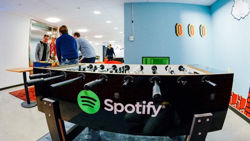Svezia, la cyber-frode delle gang: usano Spotify per riciclare il denaro sporco
