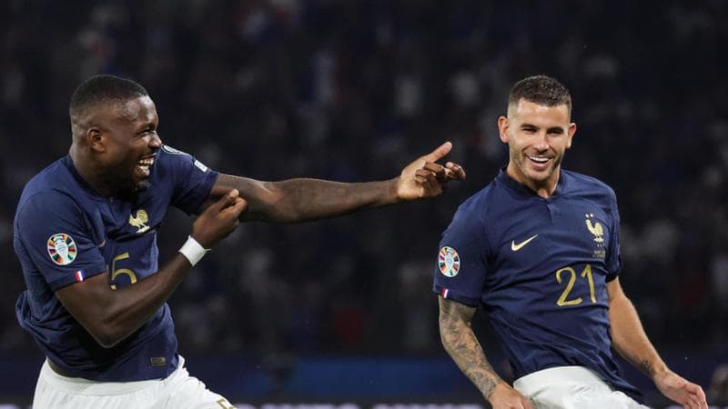 Thuram esulta con Lucas Hernandez dopo il gol in Francia-Irlanda
