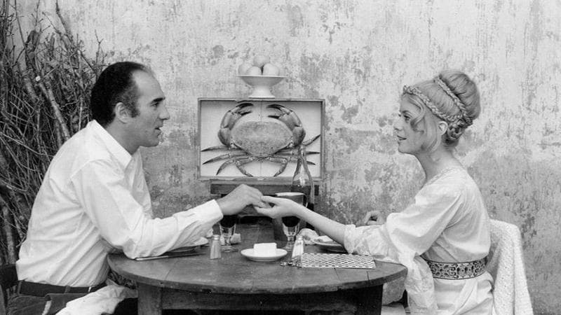 Una scena del film 'Les creatures', di Agnes Varda, con Michel Piccoli e Catherine Deneuve
