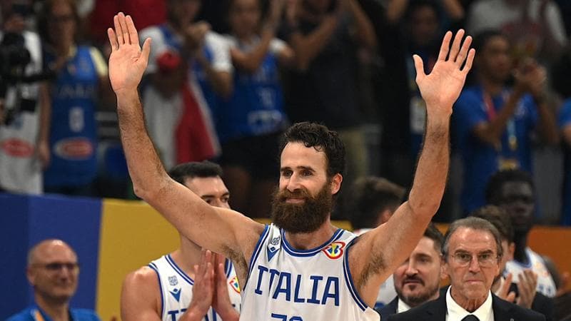 Gigi Datome saluta il pubblico
