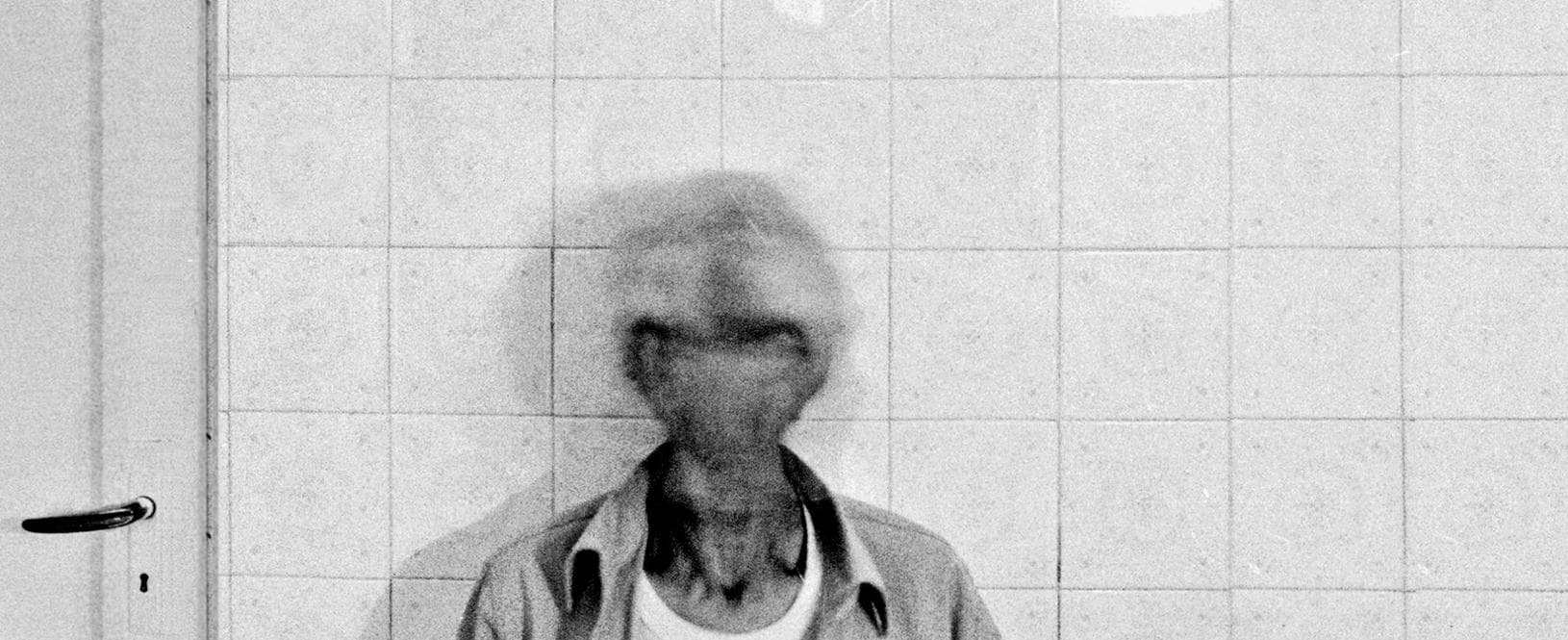 Autoritratto, Dalla serie Interni mossi, Barbarano Romano, 1978
Collezione Fotografia Maxxi Architettura
