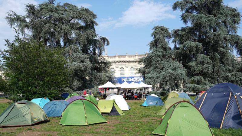 Nelle università tornano le tende: “Tra affitti e bollette volano 13mila euro”