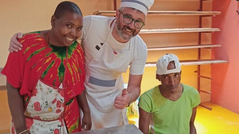 Tanzania, ecco “Italian Delight”, il panificio italiano che nel paese africano dà lavoro a ragazzi disabili