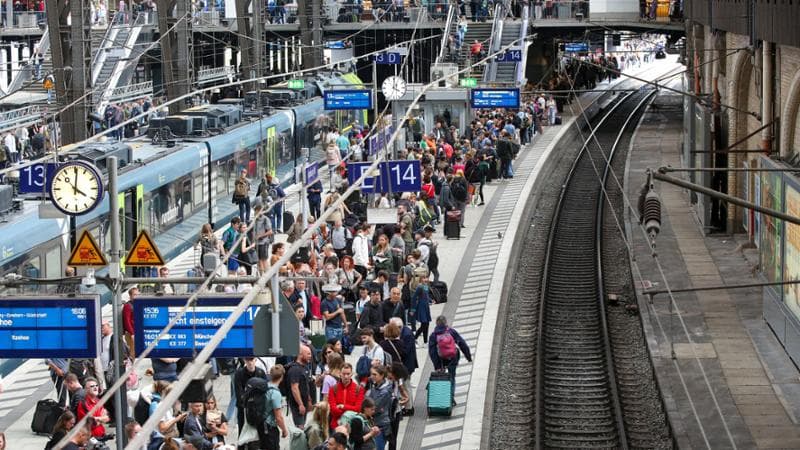 I treni non arrivano più in orario: l'efficiente Germania non è più la locomotiva d'Europa nemmeno in stazione