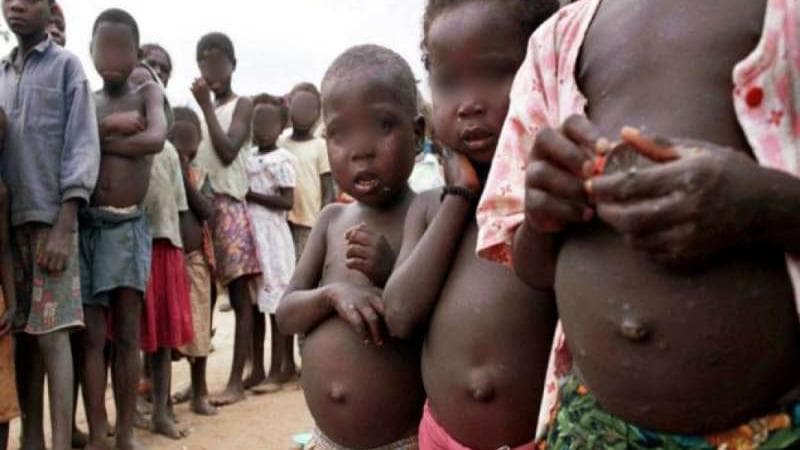 Povertà, 333 milioni di bambini nel mondo sopravvivono con meno di 2,15 dollari al giorno: si è interrotto il progresso verso un cambiamento