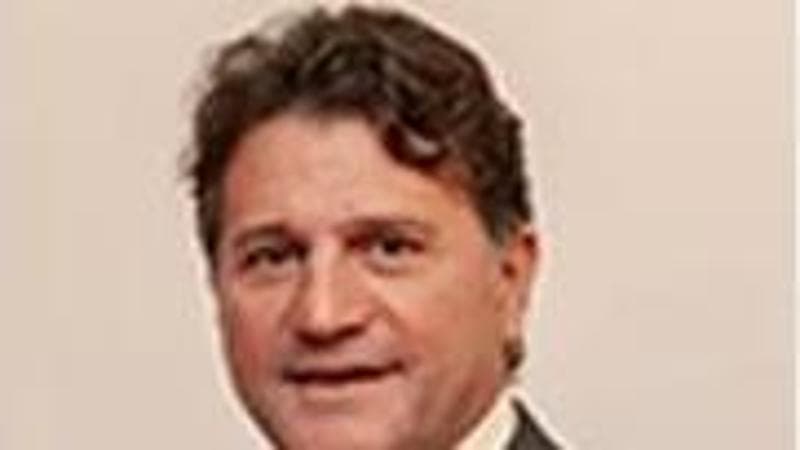 Guai con la giustizia e con i congiuntivi, ma il “re dei materassi” Silvestro si prende la guida della Bicamerale per gli Affari regionali