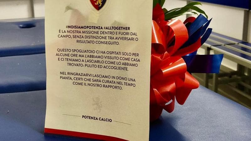 Il Potenza come il Giappone al Mondiale: pulisce lo spogliatoio e regala una pianta
