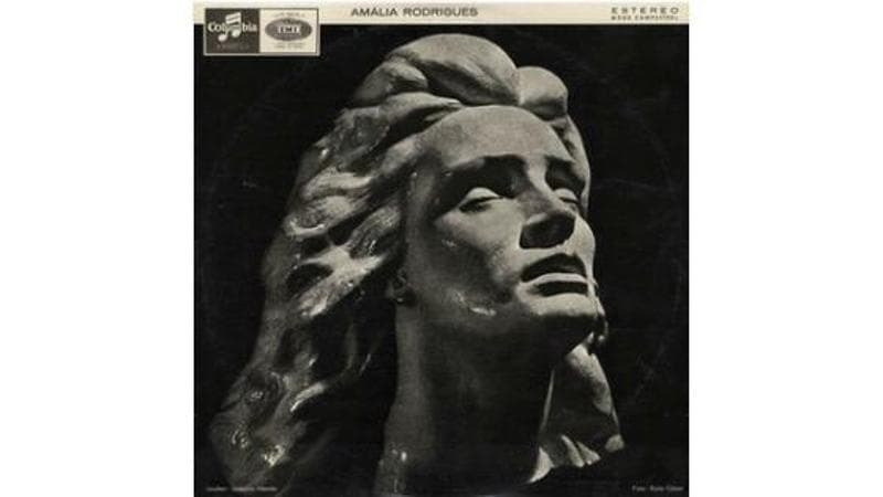 L&rsquo;album Am&aacute;lia Rodrigues (conosciuto come Busto), 1962, con il brano Estranha forma de vida
