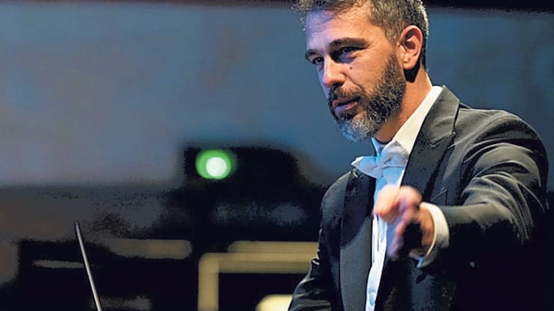 Accanto, il direttore Francesco Lanzillotta, che debutta al Festival di Verdi dirigendo "I Lombardi"
