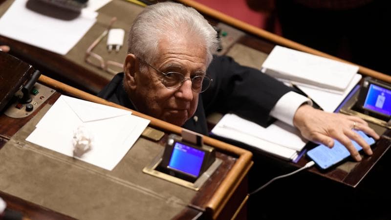 Mario Monti, 80 anni, &egrave; senatore a vita dal 2011
