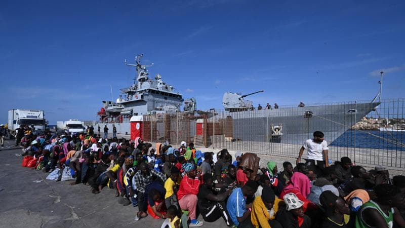 Marina contro i migranti, la missione impossibile di Salvini