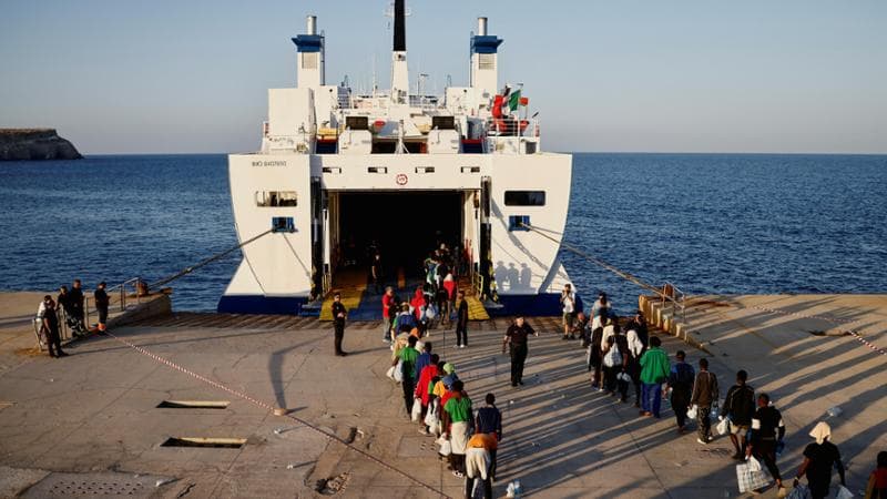Migranti, schierare la Marina contro i gommoni è paragonabile a un atto di guerra