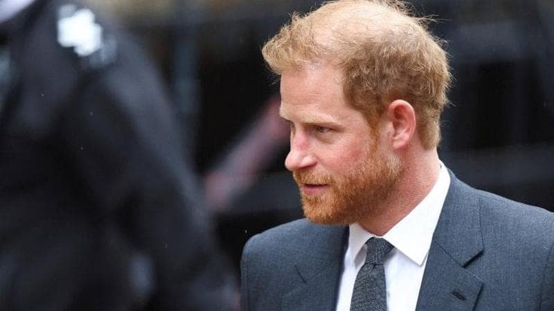 Il compleanno del principe Harry snobbato dalla Casa Reale: niente auguri da Buckingham Palace