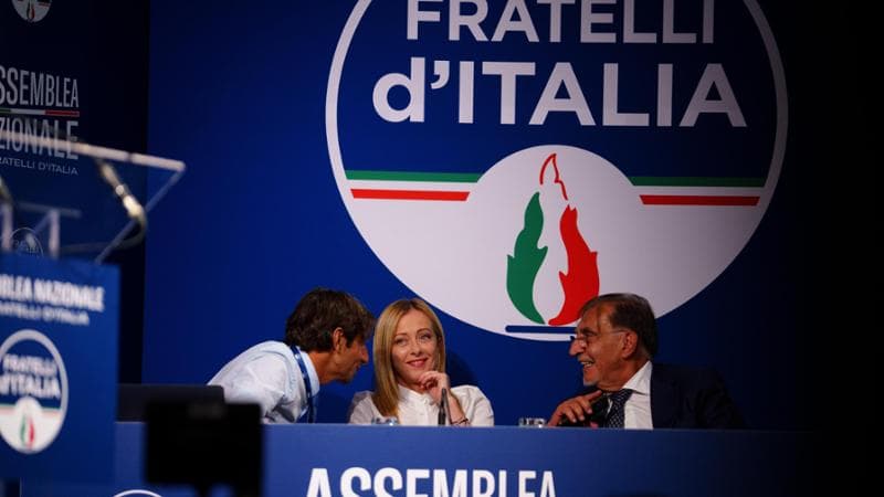 Sondaggi politici, FdI prova a recuperare il crollo estivo ma resta sotto il 29%. Crescono (di poco) Lega e Iv dopo le feste dei partiti