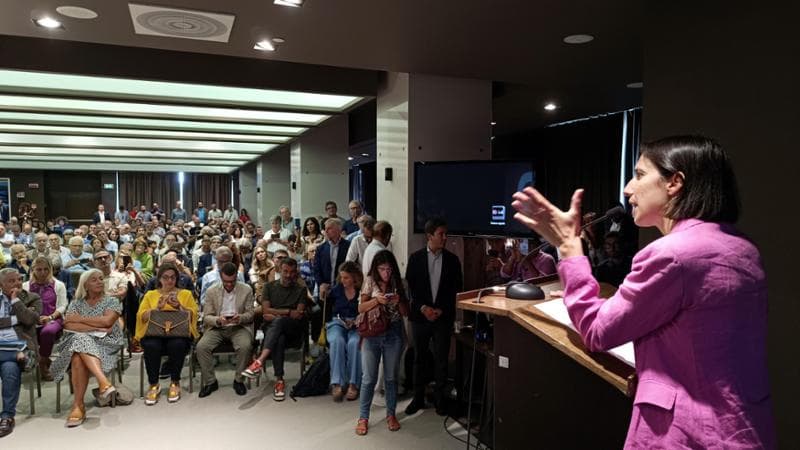 Schlein apre il Partito democratico: referendum della base e primarie per tutti